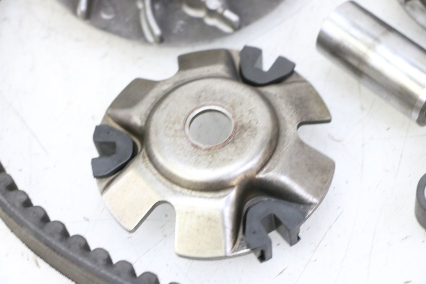 photo de VARIATORE HONDA FES S-WING SWING ABS 125 (2007 - 2015) - Stato della superficie e materiale