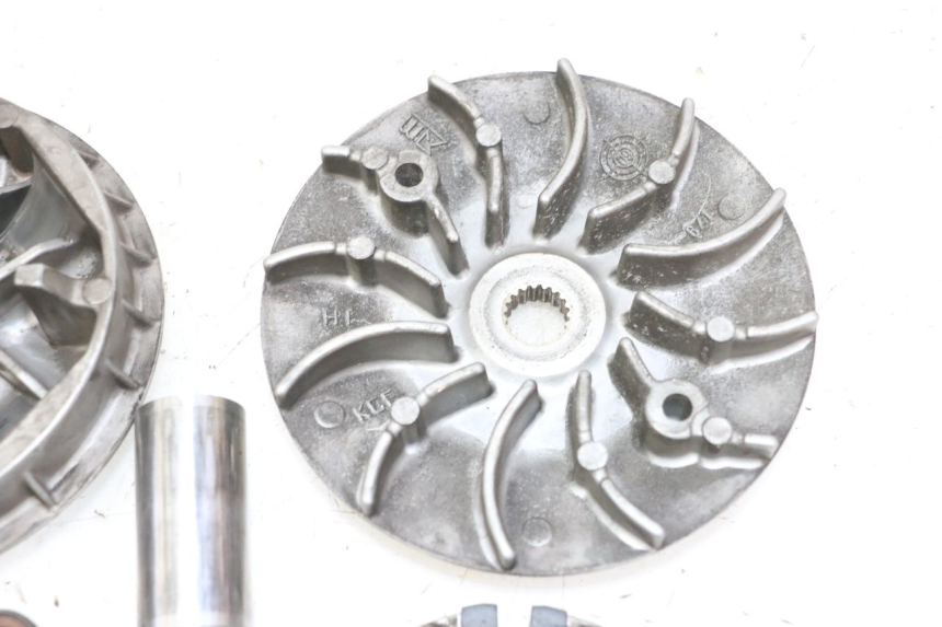 photo de VARIATORE HONDA FES S-WING SWING ABS 125 (2007 - 2015) - Caratteristiche distintive