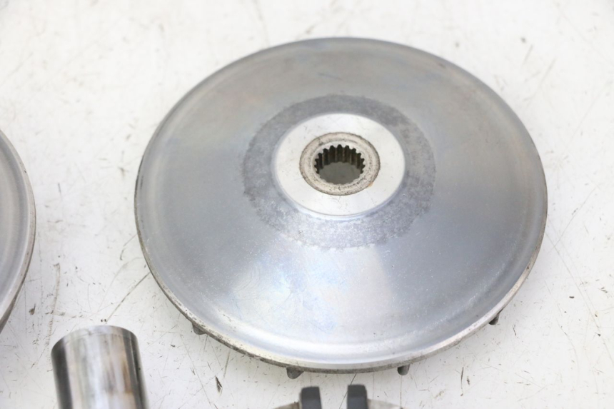 photo de VARIATORE HONDA FES S-WING SWING ABS 125 (2007 - 2015) - Dettagli dei punti di fissaggio