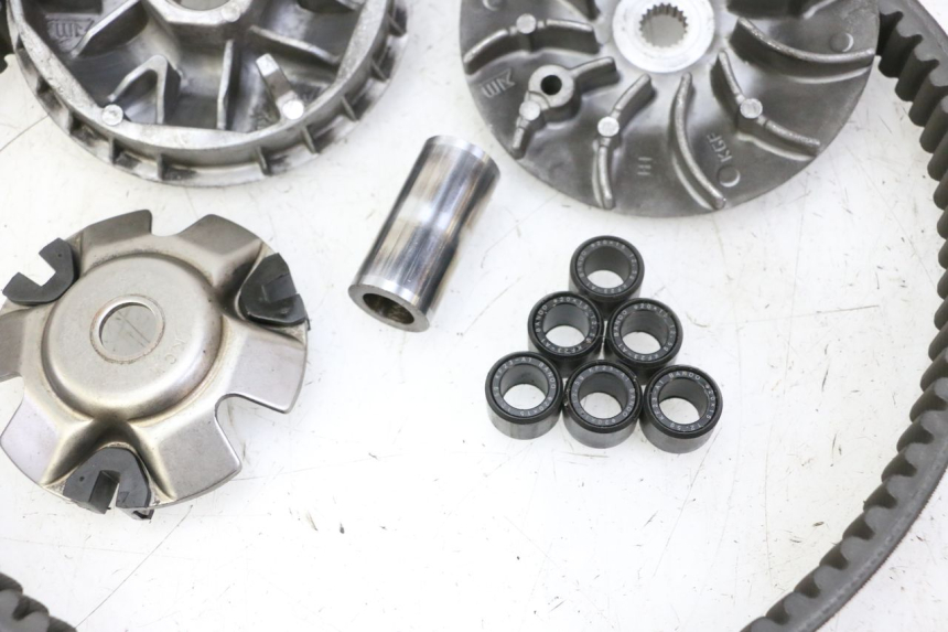 photo de VARIATORE HONDA FES S-WING SWING ABS 125 (2007 - 2015) - Marcature e riferimenti originali