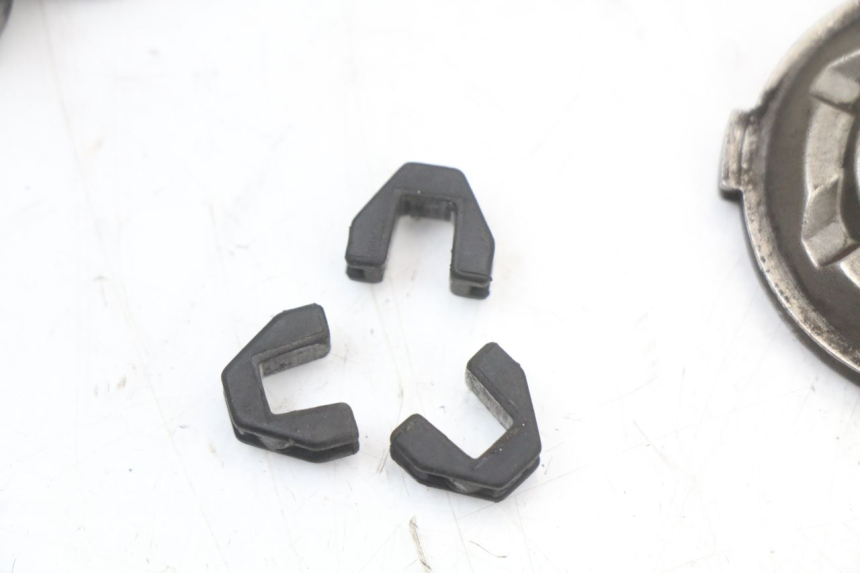 photo de VARIATORE PIAGGIO FLY 4T 50 (2004 - 2010) - Dettagli dei punti di fissaggio