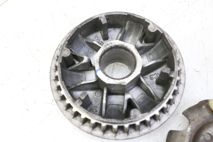 photo de VARIATORE KYMCO GRAND DINK 125 (2002 - 2007) - Dettagli dei punti di fissaggio