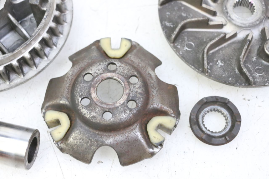 photo de VARIATORE KYMCO GRAND DINK 125 (2002 - 2007) - Stato della superficie e materiale