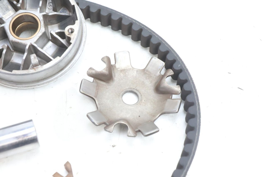 photo de VARIATORE PEUGEOT KISBEE 2T 50 (2010 - 2017) - Altra angolazione