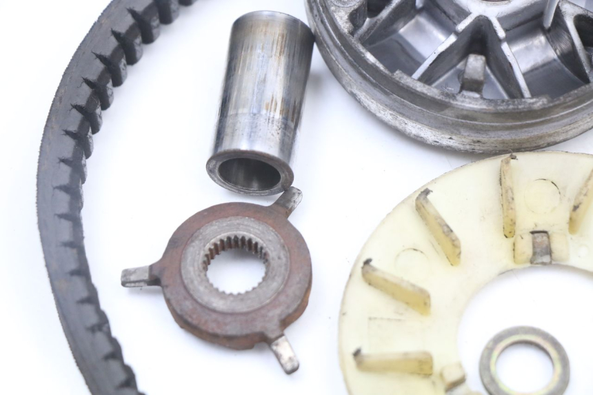 photo de VARIATORE PEUGEOT KISBEE 4T 50 (2018 - 2022) - Dettagli dei punti di fissaggio