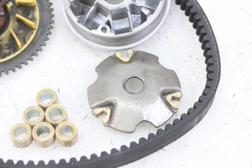 photo de VARIATORE PEUGEOT KISBEE 4T 50 (2018 - 2022) - Ricambio usato controllato