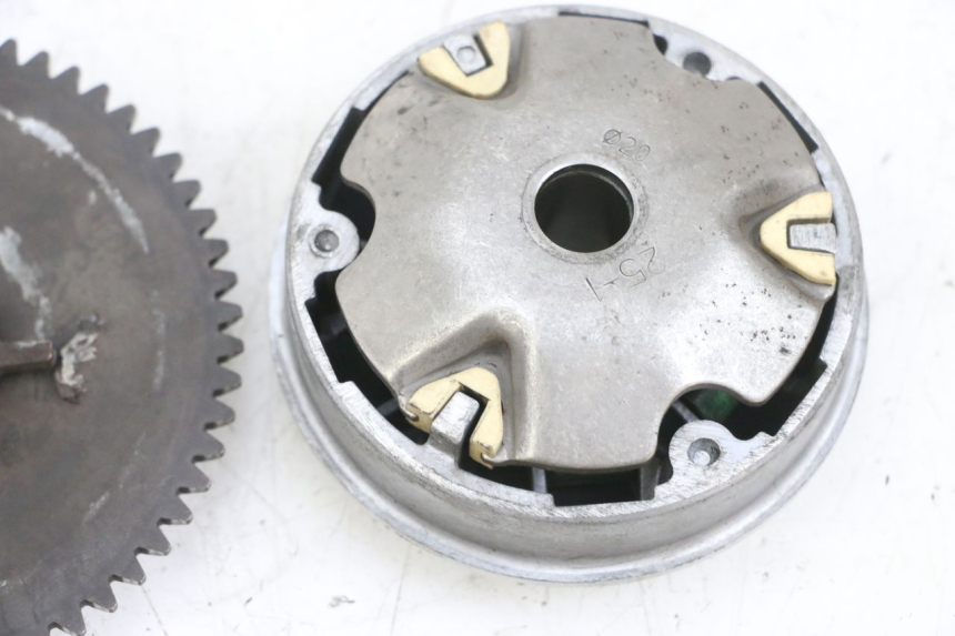 photo de VARIATORE PEUGEOT KISBEE 4T 50 (2010 - 2017) - Zoom sullo stato d'uso