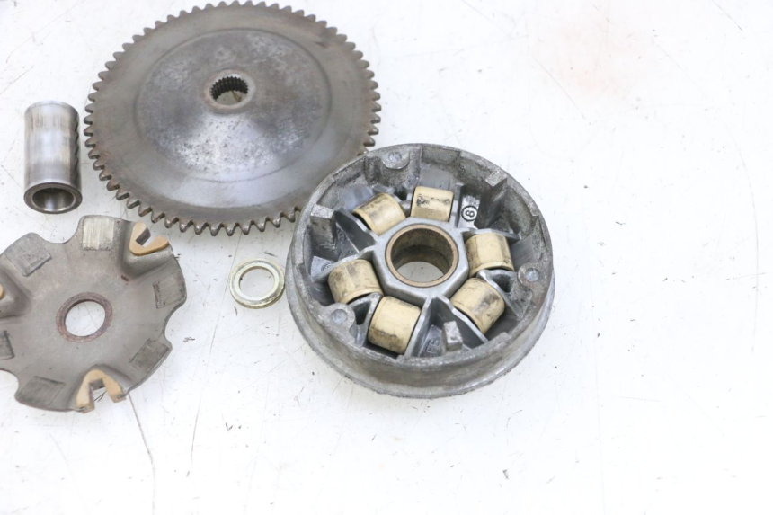 photo de VARIATORE PEUGEOT KISBEE 4T 50 (2010 - 2017) - Zoom sullo stato d'uso