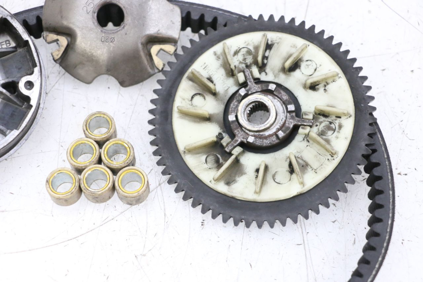 photo de VARIATORE PEUGEOT KISBEE 4T 50 (2018 - 2022) - Ricambio usato controllato