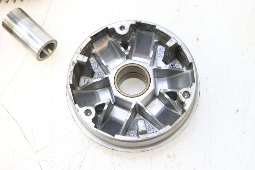 photo de VARIATORE PEUGEOT KISBEE 4T 50 (2010 - 2017) - Zoom sullo stato d'uso