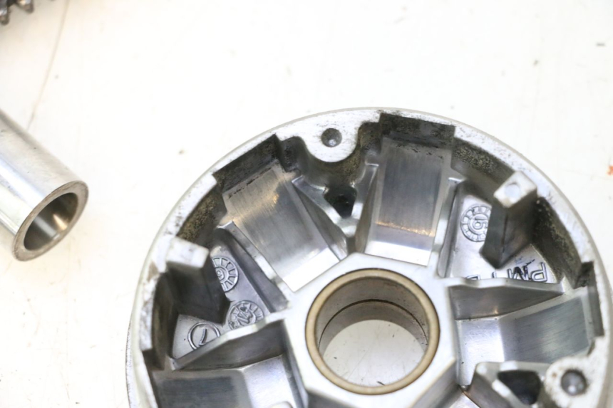 photo de VARIATORE PEUGEOT KISBEE 4T 50 (2010 - 2017) - Altra angolazione