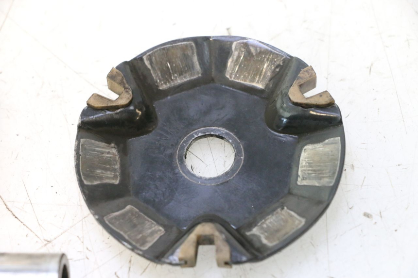photo de VARIATORE PEUGEOT KISBEE 4T 50 (2018 - 2022) - Dettagli dei punti di fissaggio
