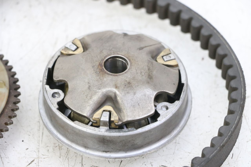 photo de VARIATORE KYMCO AGILITY 4T 50 (2018 - 2022) - Zoom sullo stato d'uso