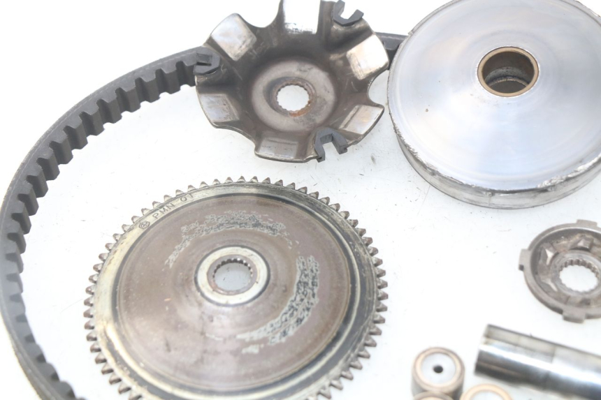 photo de Variatore PIAGGIO LIBERTY 4T 50 (2009 - 2015) - Primo piano tecnico