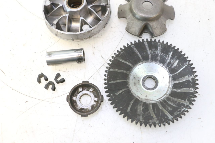photo de VARIATORE PIAGGIO LIBERTY IGET 4T 50 (2021 - 2025) - Dettagli dei punti di fissaggio
