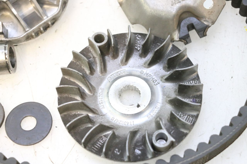 photo de VARIATORE PIAGGIO LIBERTY IGET S 125 (2016 - 2020) - Altra vista dell'articolo