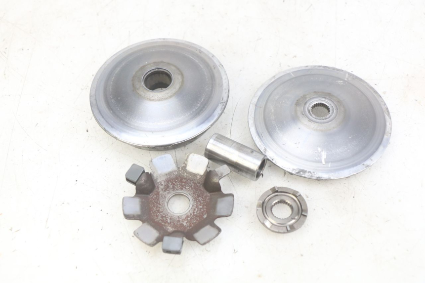 photo de VARIATORE SYM MIO 50 (2011 - 2017) - Dettagli dei punti di fissaggio