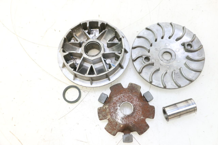photo de VARIATORE SYM MIO 50 (2005 - 2010) - Stato della superficie e materiale