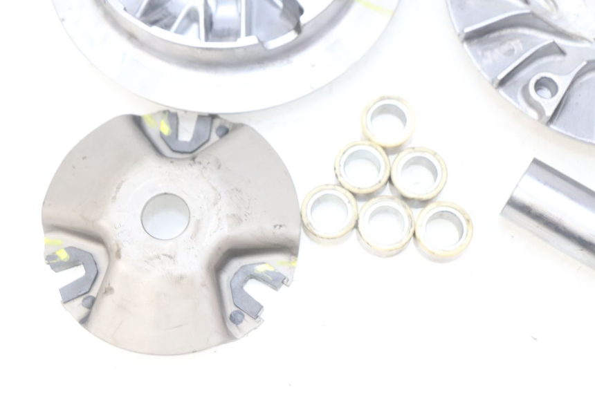 photo de VARIATORE YAMAHA N-MAX NMAX 125 (2017 - 2020) - Dettagli dei punti di fissaggio