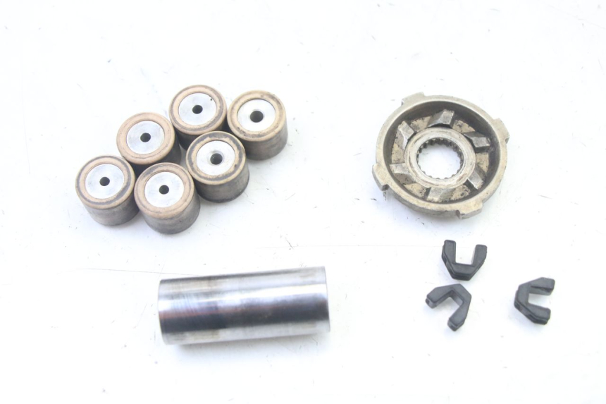 photo de VARIATORE PIAGGIO NEW TYPHOON 50 (2018 - 2021) - Dettagli dei punti di fissaggio