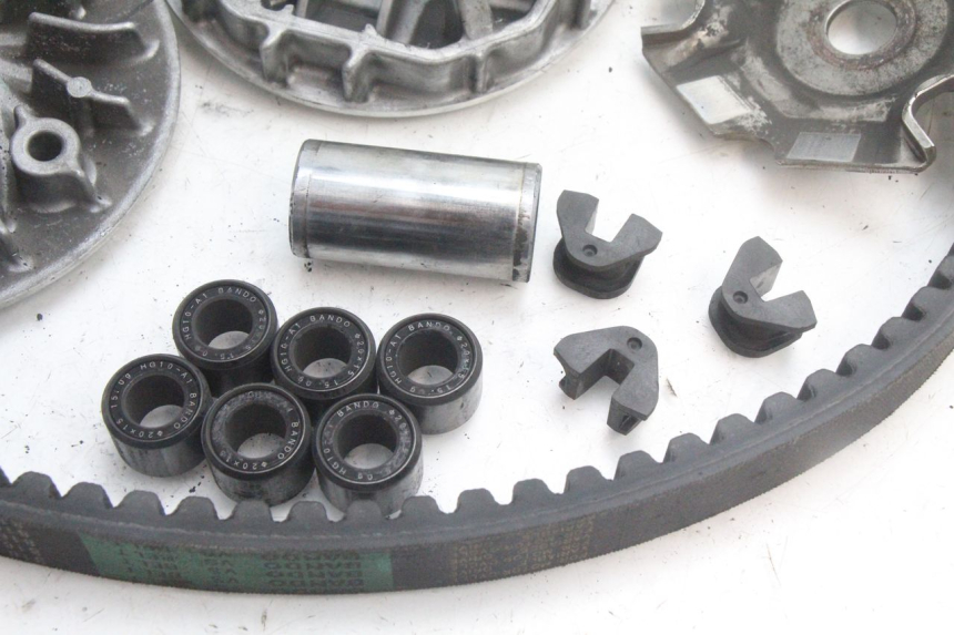 photo de VARIATORE HONDA PCX (JF28) 125 (2009 - 2011) - Primo piano tecnico