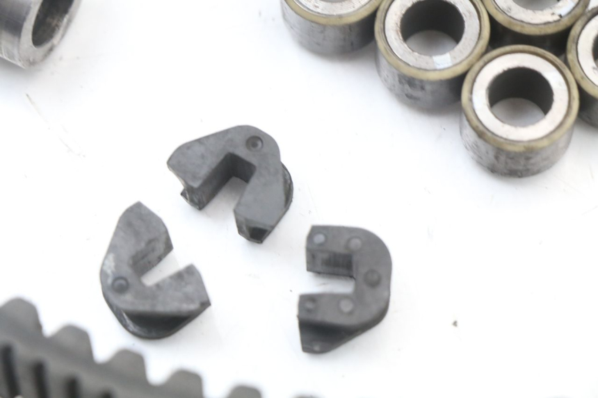 photo de VARIATORE HONDA PCX (JF47) 125 (2012 - 2013) - Dettagli dei punti di fissaggio