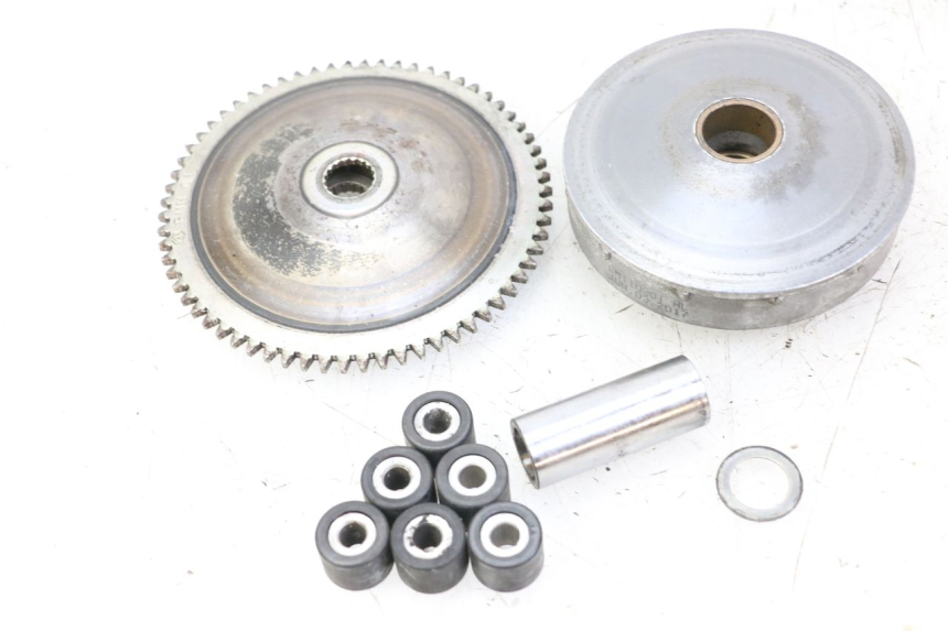 photo de VARIATORE PIAGGIO ZIP 4T 50 (2018 - 2020) - Dettagli dei punti di fissaggio