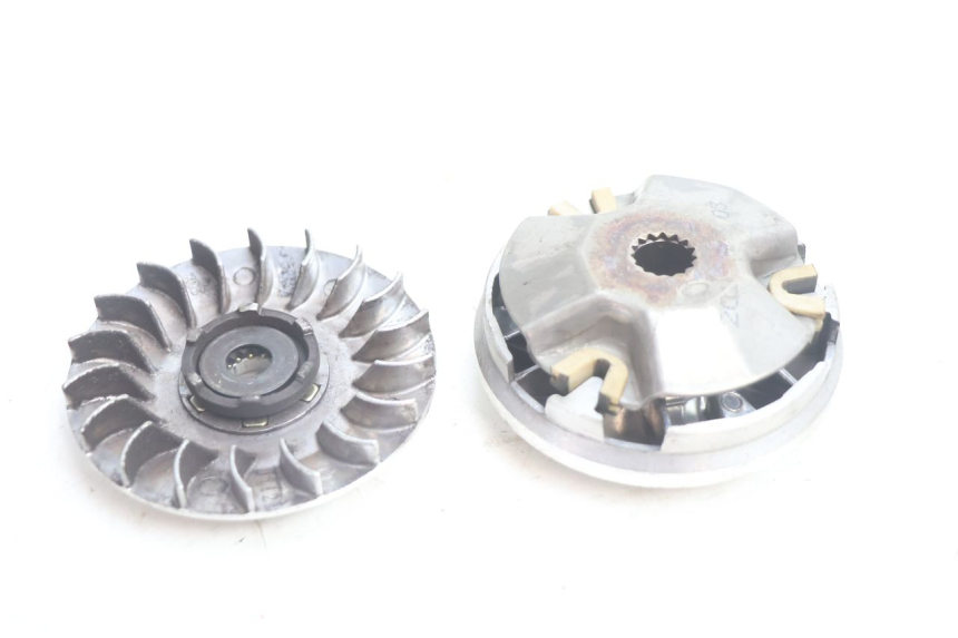 photo de VARIATORE KEEWAY RY6 2T 50 (2011 - 2019) - Altra angolazione