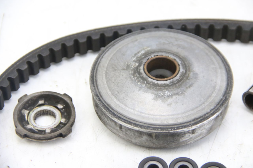 photo de VARIATORE APRILIA SCARABEO 4T 50 (2009 - 2017) - Primo piano ad alta risoluzione