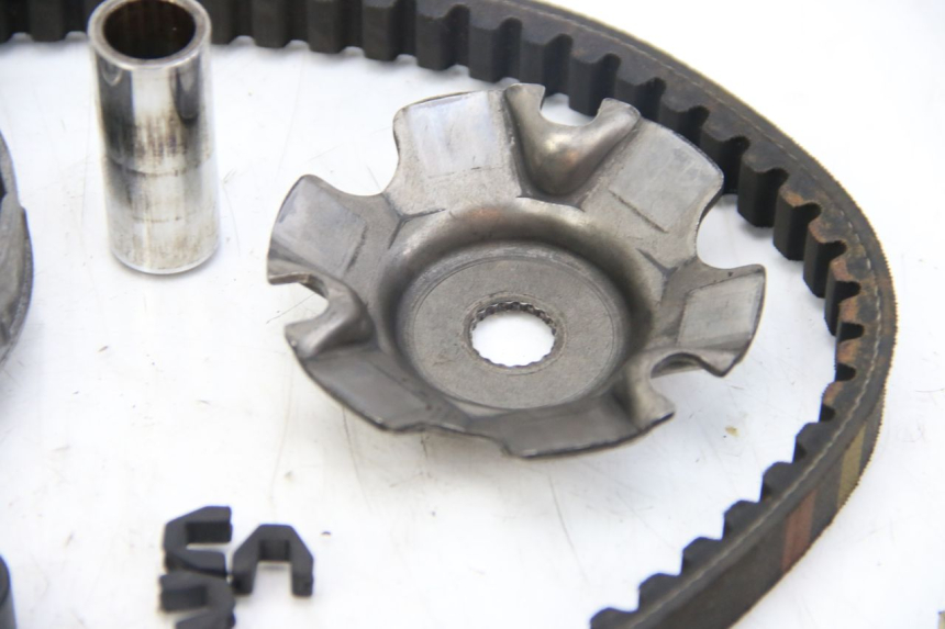 photo de VARIATORE APRILIA SCARABEO 4T 50 (2009 - 2017) - Zoom sullo stato d'uso