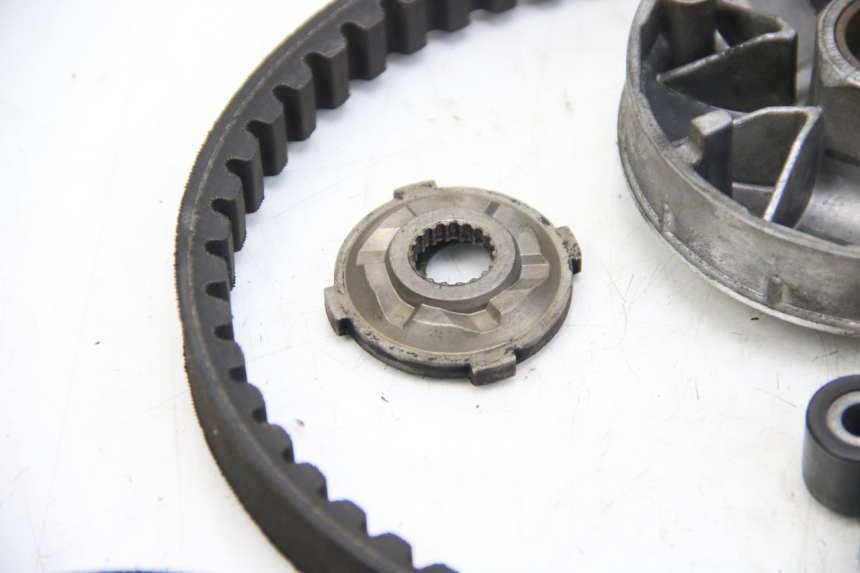 photo de VARIATORE APRILIA SCARABEO 4T 50 (2009 - 2017) - Dettagli dei punti di fissaggio