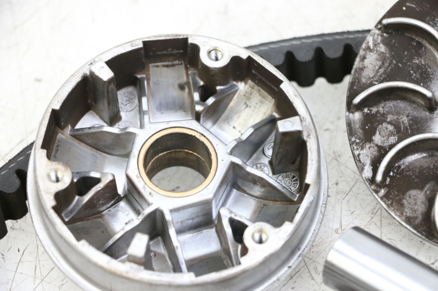 photo de VARIATORE PEUGEOT SPEEDFIGHT 4 2T 50 (2015 - 2019) - Ricambio usato controllato