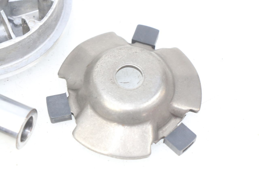 photo de VARIATORE SYM TONIK 125 (2010 - 2014) - Stato della superficie e materiale