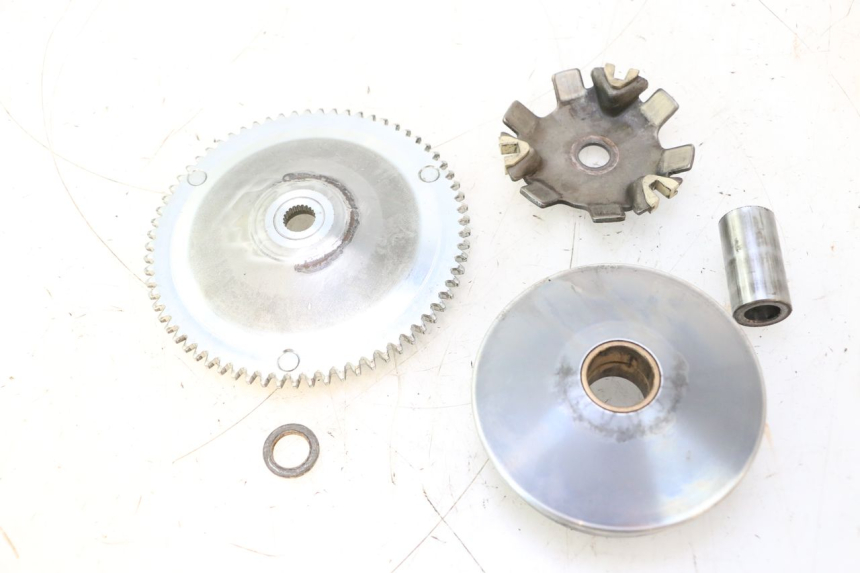 photo de VARIATORE PEUGEOT TREKKER TKR 50 (2005 - 2014) - Dettagli dei punti di fissaggio