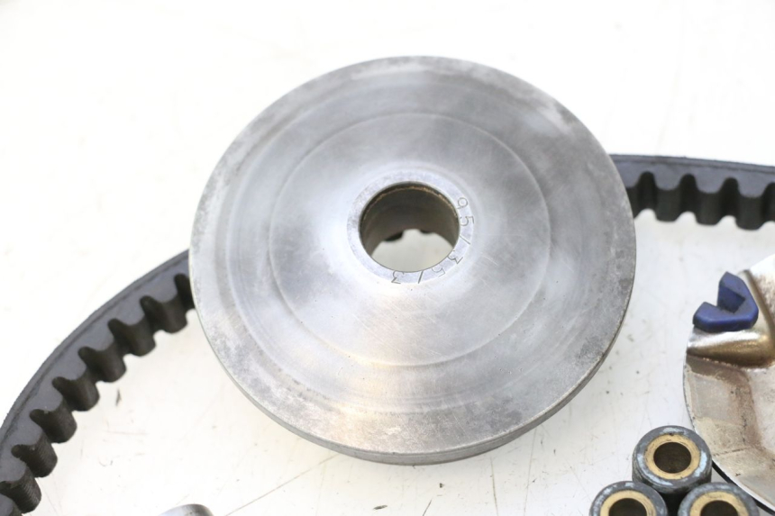 photo de VARIATORE PEUGEOT TREKKER 50 (1995 - 2004) - Primo piano tecnico
