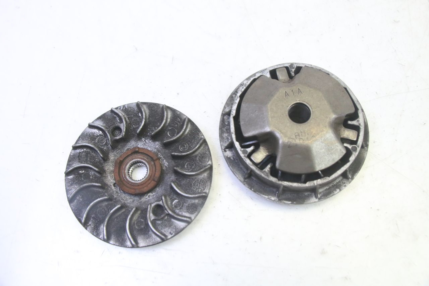 photo de VARIATORE PEUGEOT TWEET PRO CARGO 50 (2018 - 2022) - Zoom sullo stato d'uso