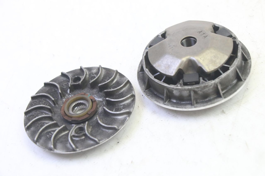 photo de VARIATORE PEUGEOT TWEET PRO EFI 4T 50 (2021 - 2022) - Altra angolazione