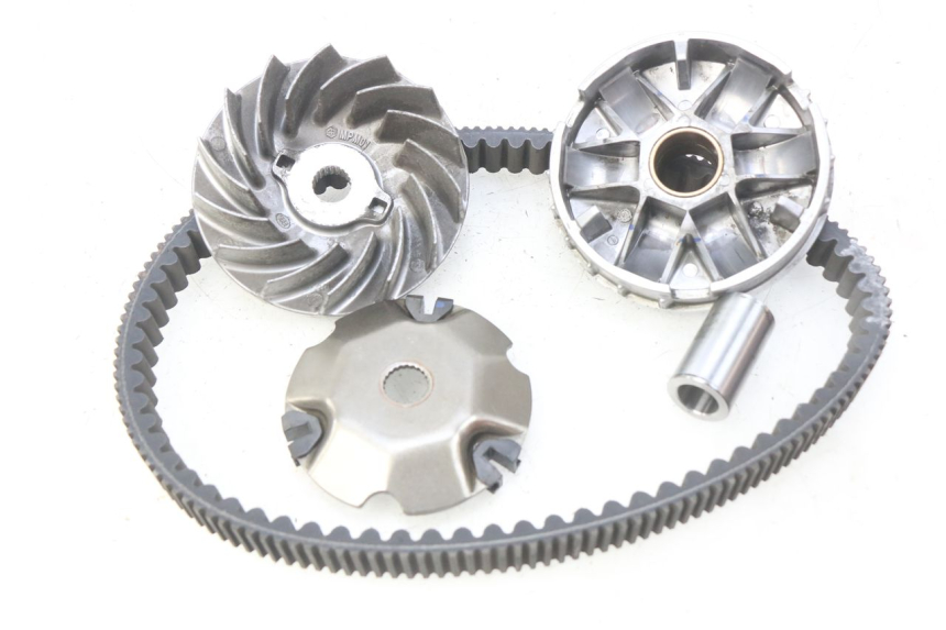 photo de VARIATORE PIAGGIO VESPA GTS IGET ABS 125 (2017 - 2023) - Vista principale