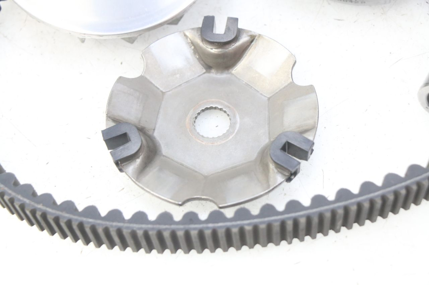 photo de VARIATORE PIAGGIO VESPA GTS IGET ABS 125 (2017 - 2023) - Altra angolazione