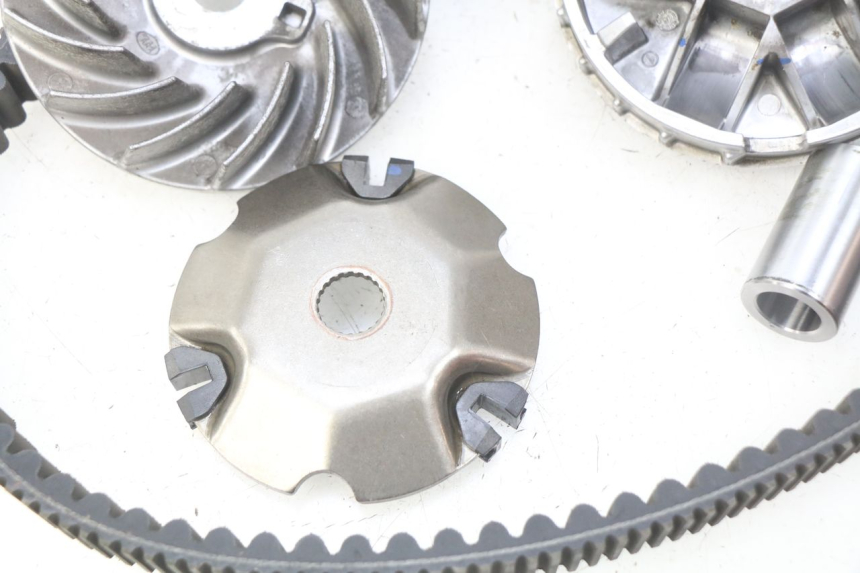 photo de VARIATORE PIAGGIO VESPA GTS IGET ABS 125 (2017 - 2023) - Stato della superficie e materiale