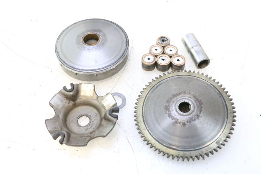photo de VARIATORE PIAGGIO VESPA S 2T 50 (2007 - 2014) - Dettagli dei punti di fissaggio