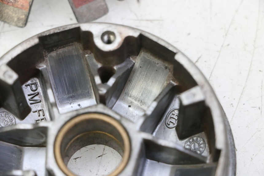 photo de VARIATORE PEUGEOT VIVACITY NEW 2T 50 (2008 - 2017) - Dettagli dei punti di fissaggio