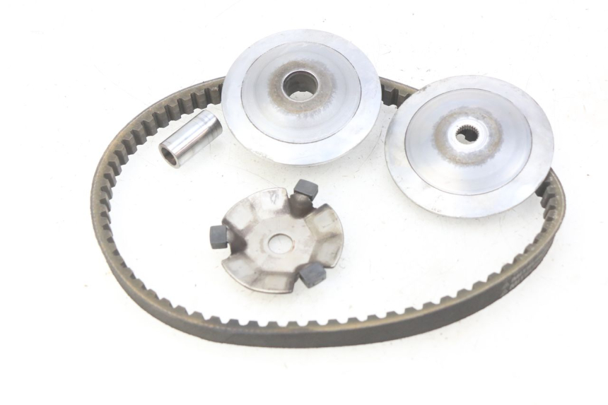 photo de VARIATORE PEUGEOT VIVACITY NEW 4T 50 (2008 - 2017) - Dettagli dei punti di fissaggio