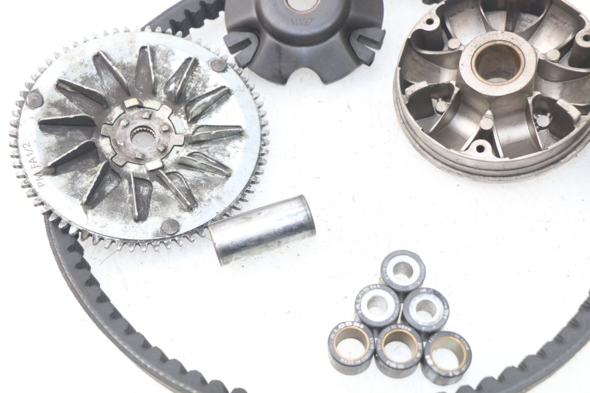 photo de VARIATORE PEUGEOT VIVACITY 100 (1999 - 2008) - Stato della superficie e materiale