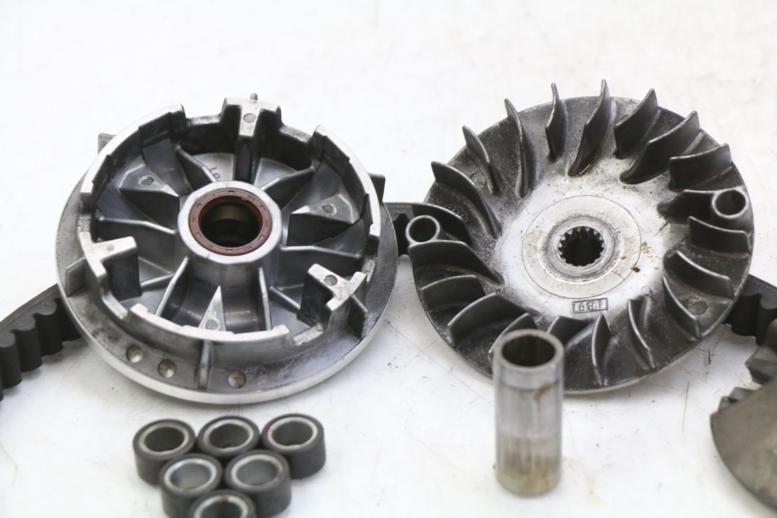 photo de VARIATORE YAMAHA XMAX X-MAX 125 (2006 - 2009) - Altra angolazione