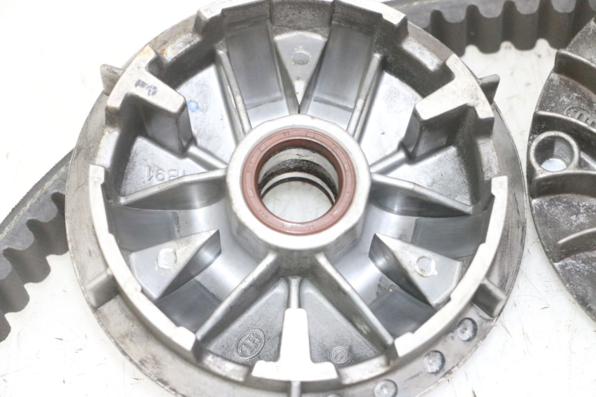 photo de VARIATORE YAMAHA XMAX X-MAX 125 (2006 - 2009) - Caratteristiche distintive