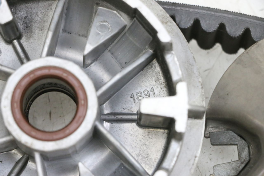 photo de VARIATORE YAMAHA XMAX X-MAX 125 (2006 - 2009) - Zoom sui componenti