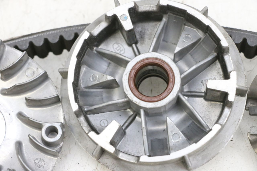 photo de VARIATORE YAMAHA XMAX X-MAX 125 (2006 - 2009) - Primo piano ad alta risoluzione