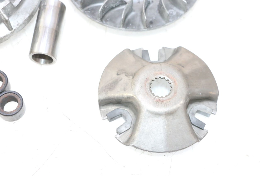 photo de VARIATORE YAMAHA XMAX X-MAX 125 (2006 - 2009) - Caratteristiche distintive