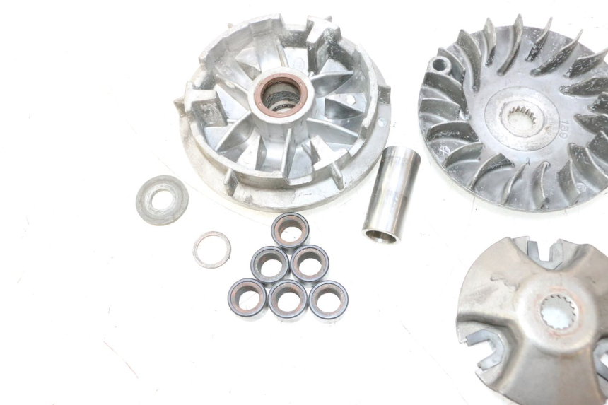 photo de VARIATORE YAMAHA XMAX X-MAX 125 (2006 - 2009) - Zoom sui componenti